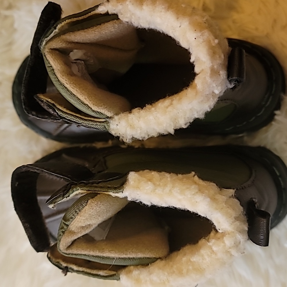 Old Navy,  Boy's Toddler Boots  Size 9 - Picture 6 of 8